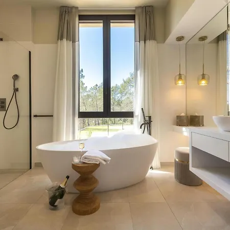 Appartamento Readhostprofile&Scan! Luxury 4-Bedroom Villa With Pool