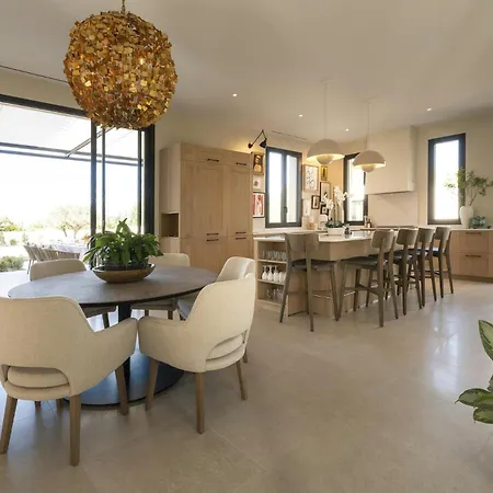 Readhostprofile&Scan! Luxury 4-Bedroom Villa With Pool Appartamento