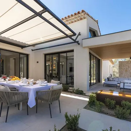 Readhostprofile&Scan! Luxury 4-Bedroom Villa With Pool Appartamento *
