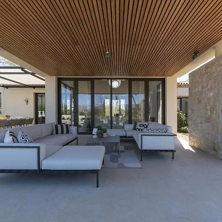 Appartamento Readhostprofile&Scan! Luxury 4-Bedroom Villa With Pool *